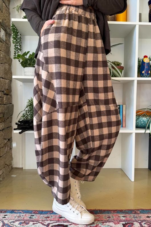 Nora Brushed Cotton Gingham Classic Barrel Pant Coffee Bean